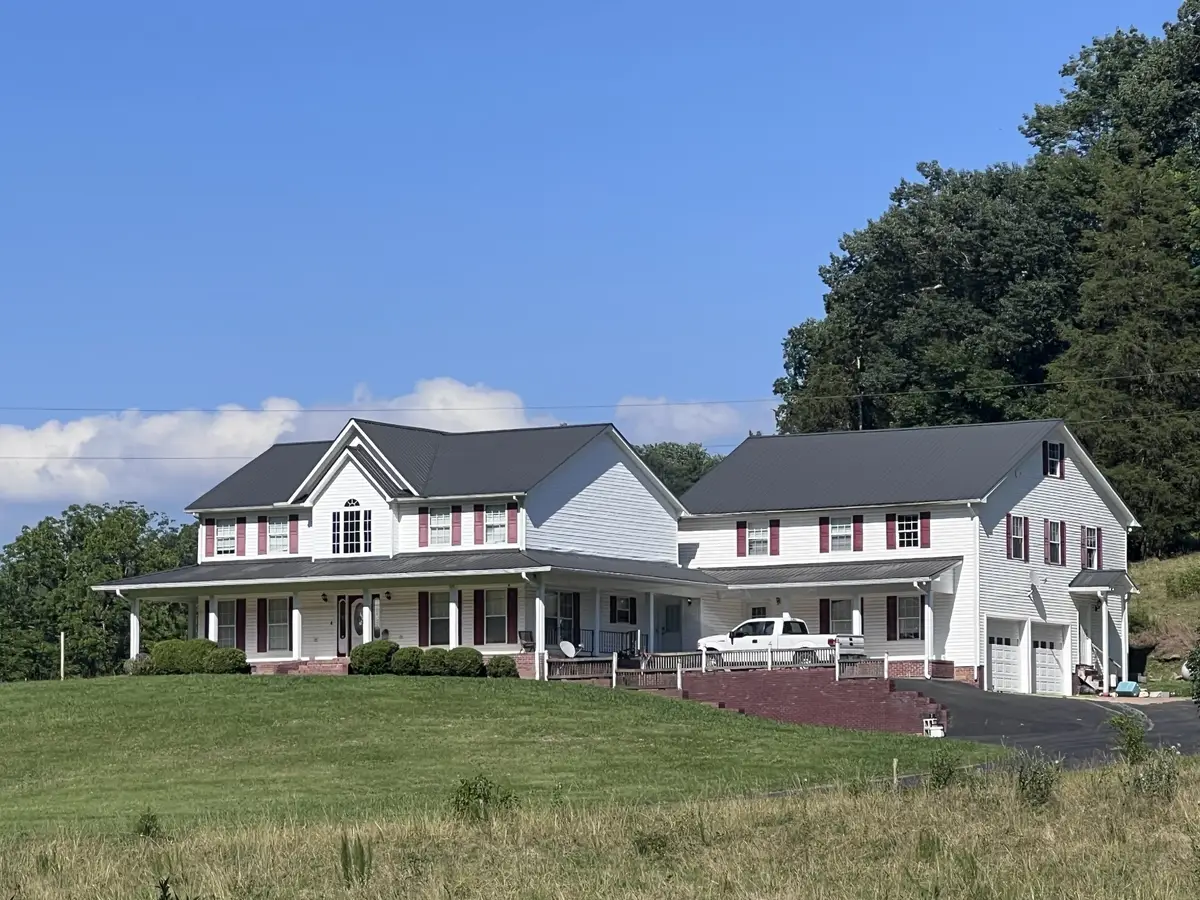 420 Long Branch Rd, Lawrenceburg, TN 38464 - #1