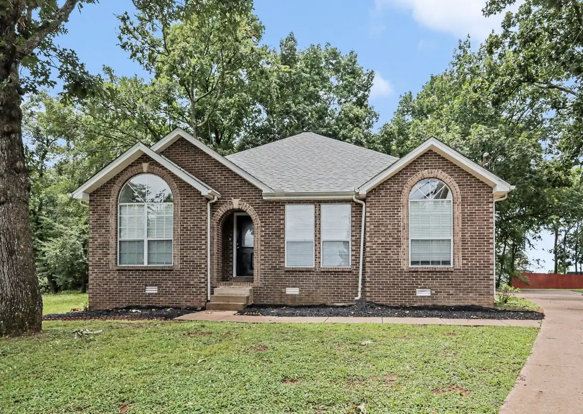 111 Cedar Bend Ct, La Vergne, TN 37086 - #1