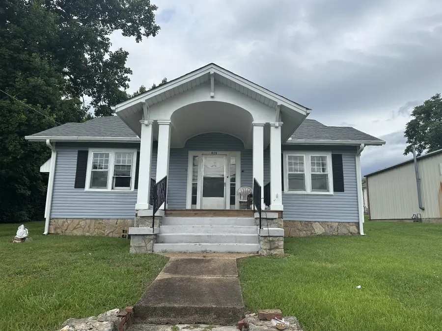 626 S 1st St, Pulaski, TN 38478 - #3