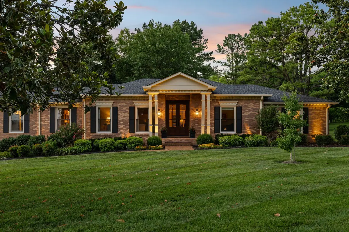 8136 Moores Ln, Brentwood, TN 37027 - #1