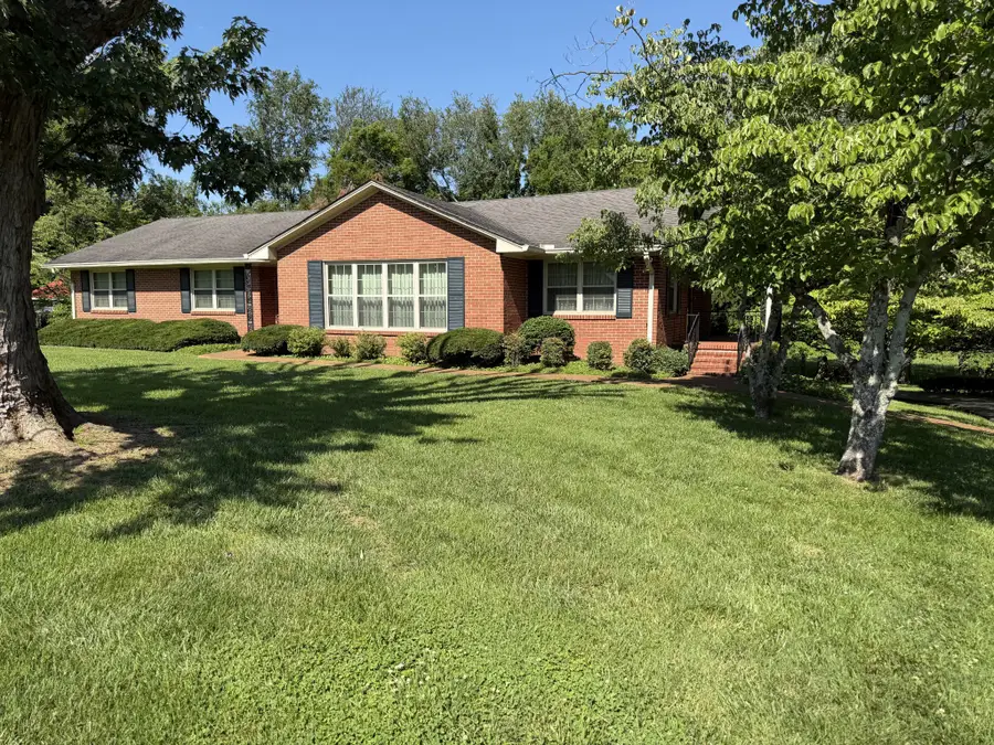 500 N Russell St N, Portland, TN 37148 - #2