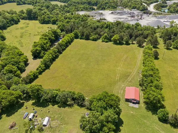 15 Clark Mill Rd, Fayetteville, TN 37334