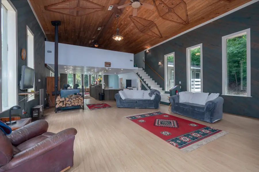 1791 Deer Creek Rd, Linden, TN 37096 - #2