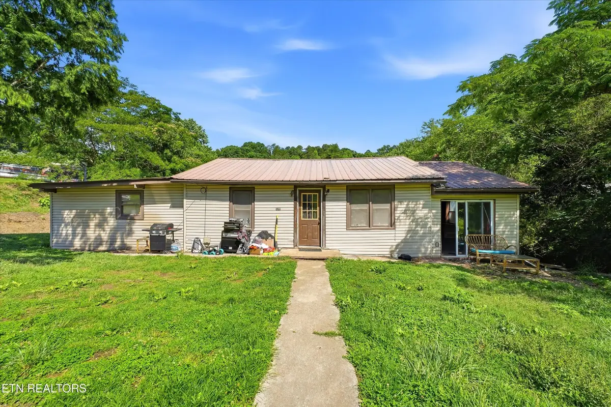 9101 Andersonville Pike, Powell, TN 37849 - #1