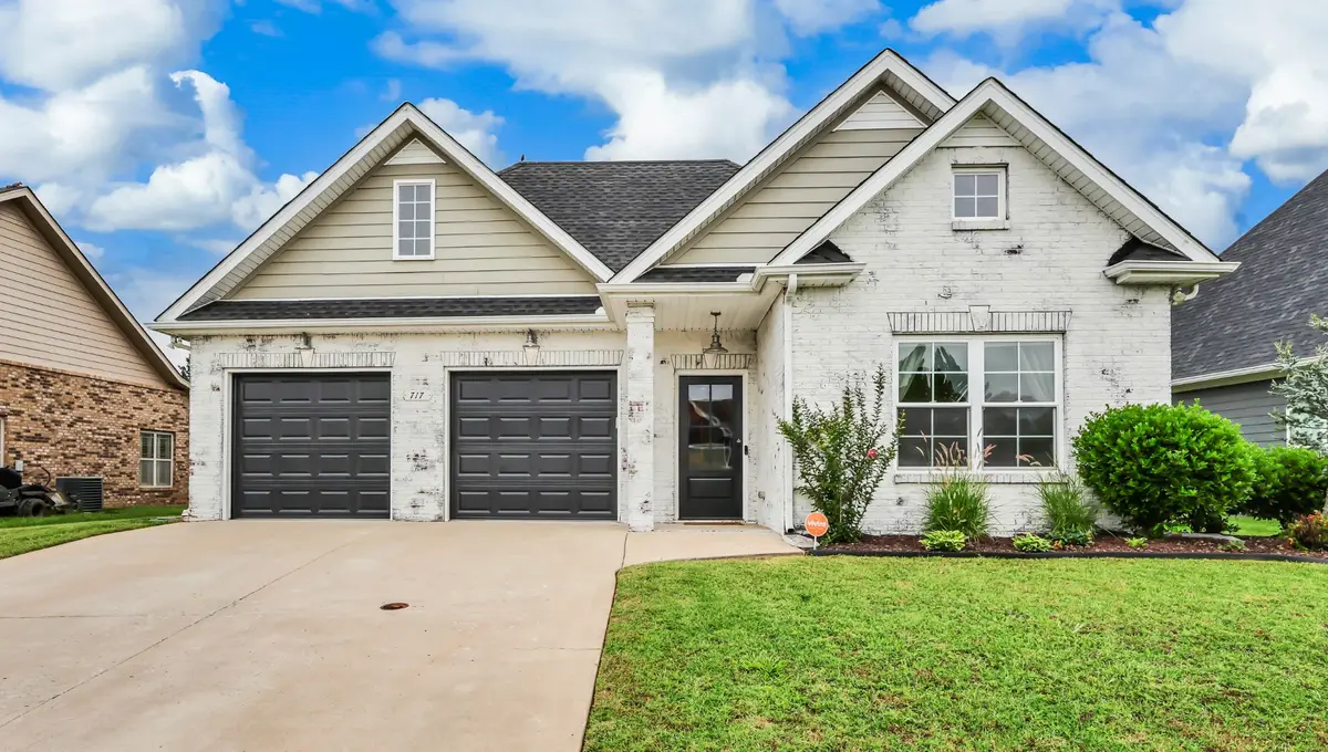 717 Valencia Dr, Clarksville, TN 37043 - #1