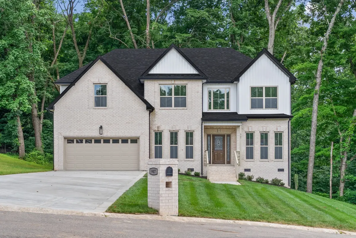 907 Douglas Ln, Clarksville, TN 37043 - #1