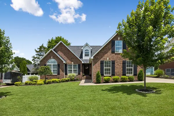 521 Dallas Ct, Murfreesboro, TN 37130
