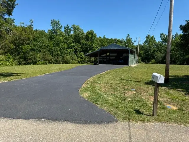 149 Horseshoe Bend Rd, Linden, TN 37096 - #1