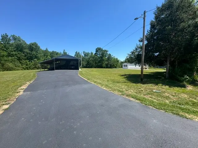 149 Horseshoe Bend Rd, Linden, TN 37096 - #3