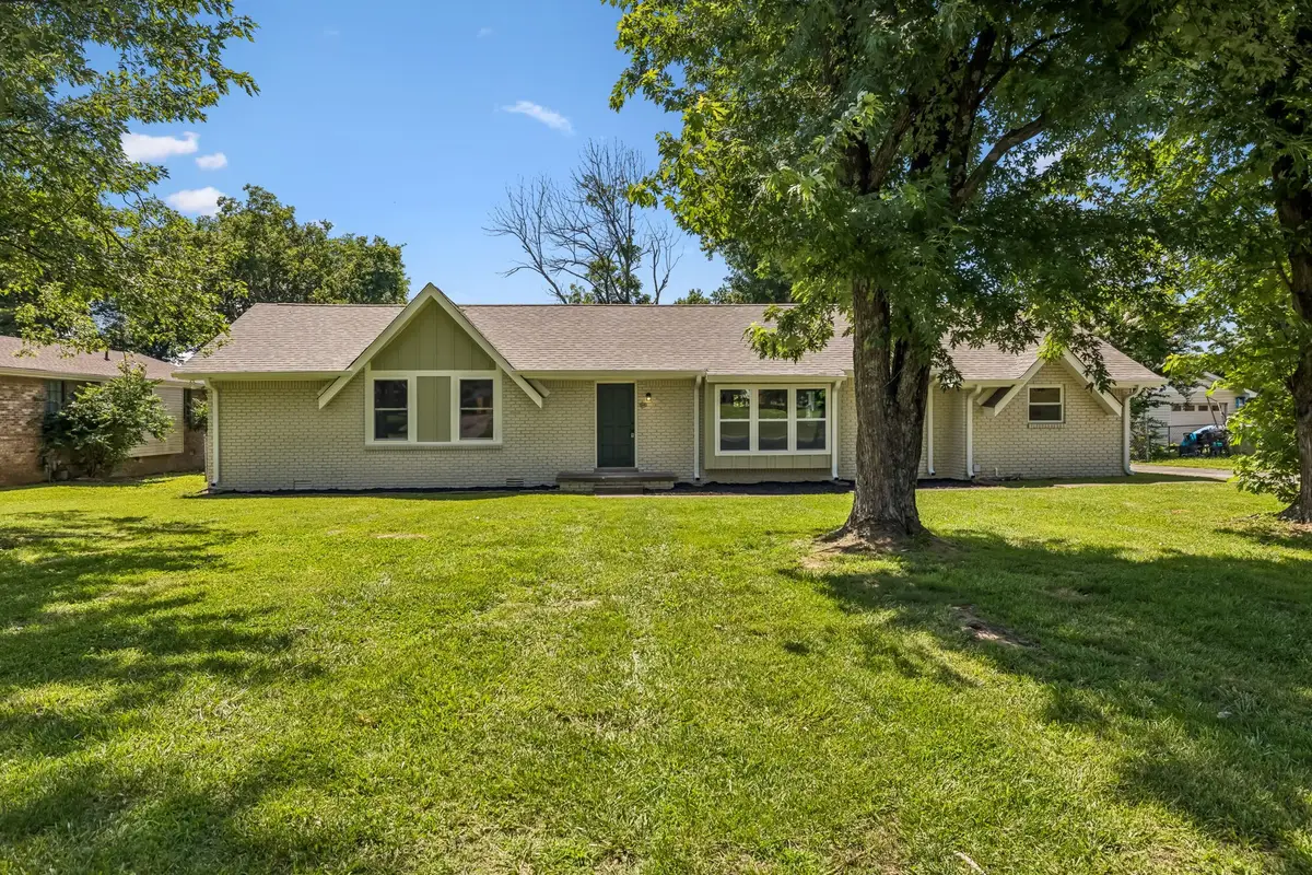 1158 Woodvale Dr, Gallatin, TN 37066 - #1