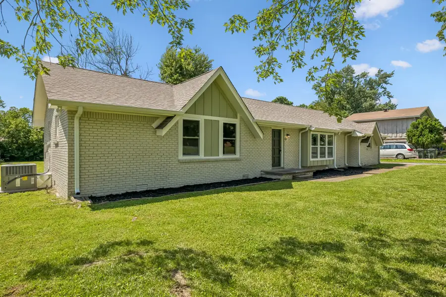 1158 Woodvale Dr, Gallatin, TN 37066 - #3