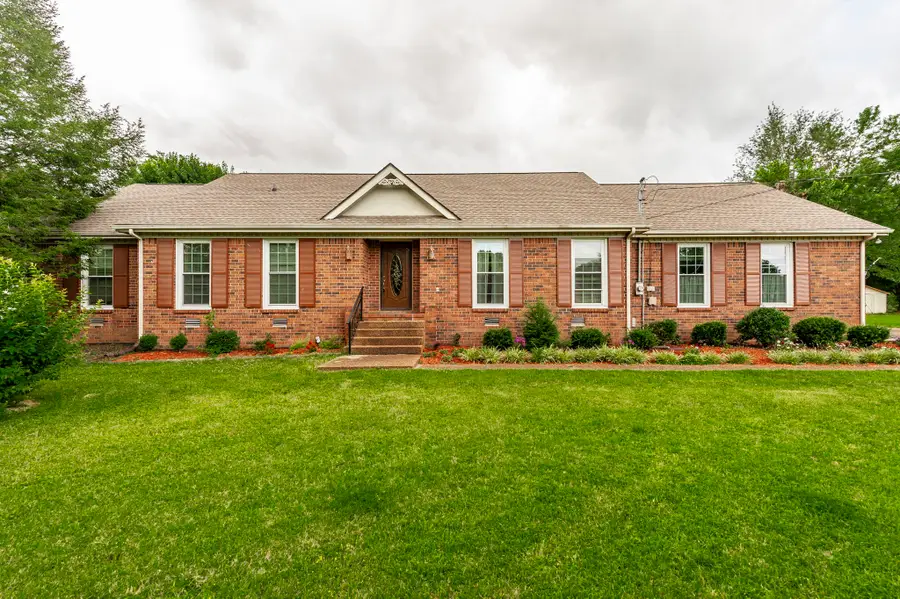 112 Arrowhead Dr, Hendersonville, TN 37075 - #2