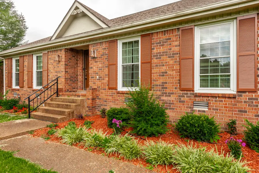 112 Arrowhead Dr, Hendersonville, TN 37075 - #3