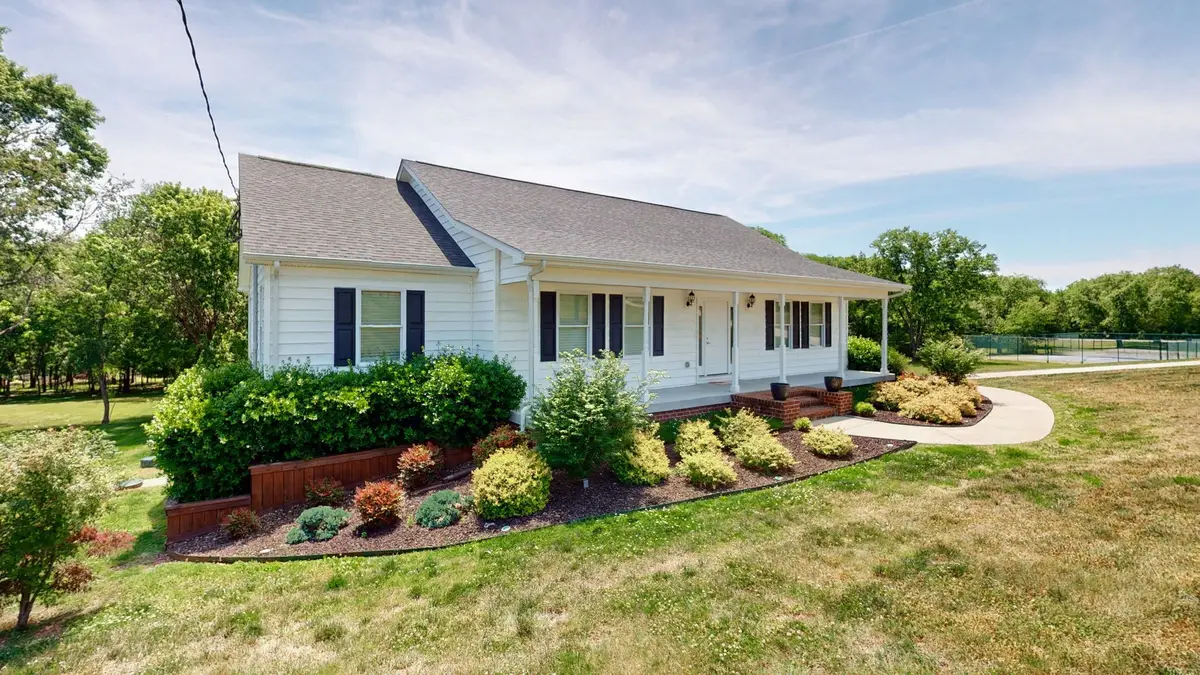 1909 Pointe Barton Dr, Lebanon, TN 37087 - #1