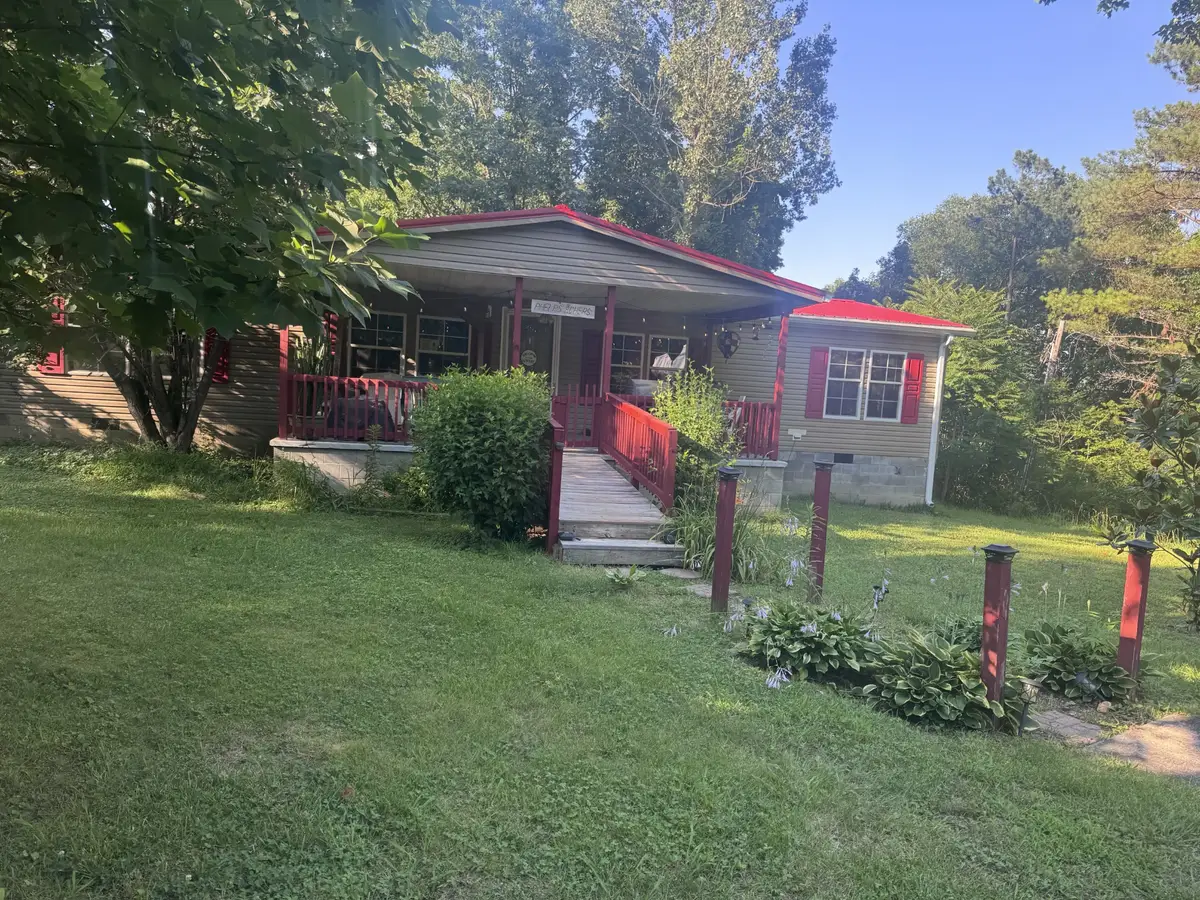 5843 Valley Dr, Lyles, TN 37098 - #1