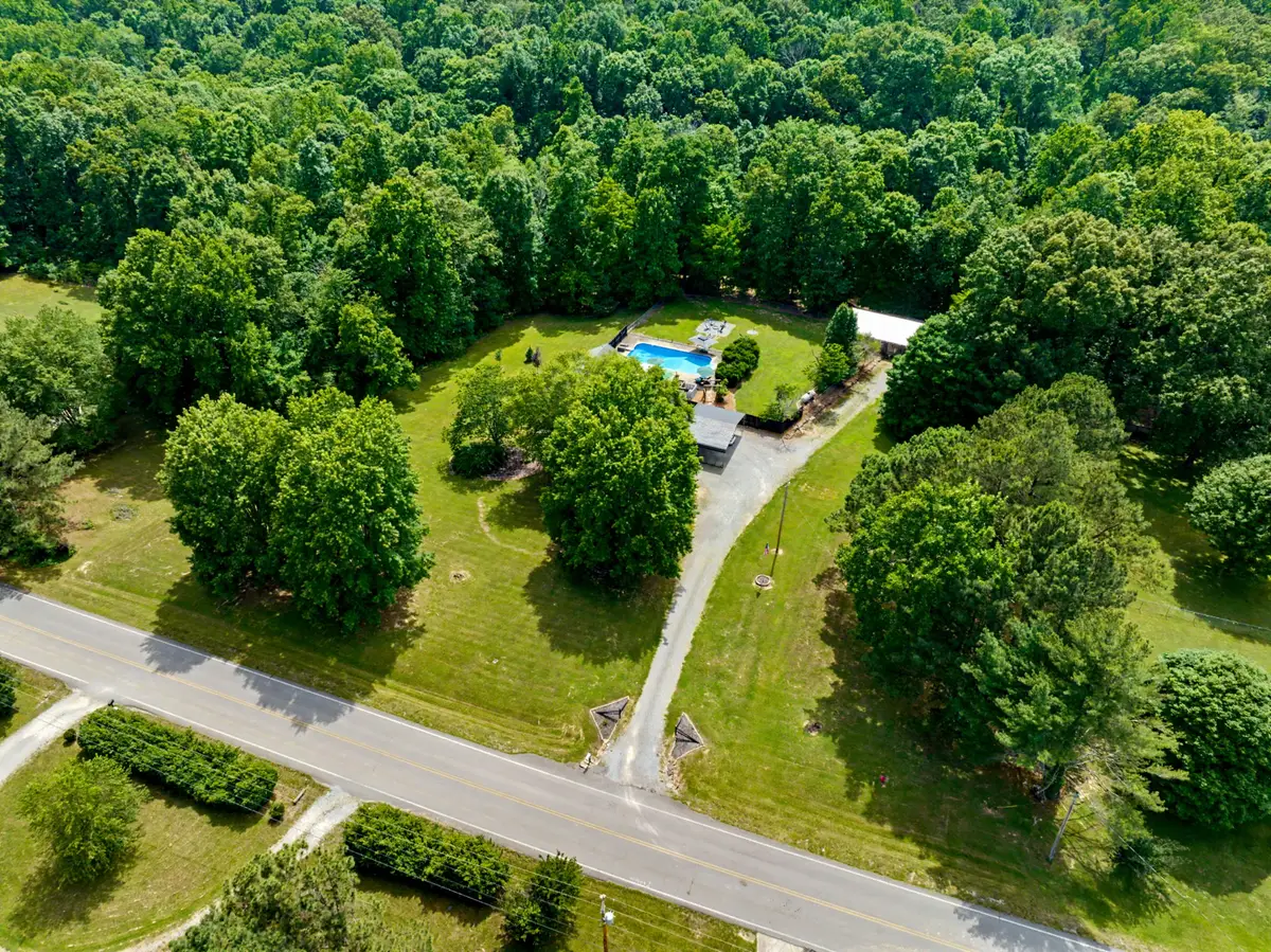 2552 Farms Cir, Woodlawn, TN 37191 - #1