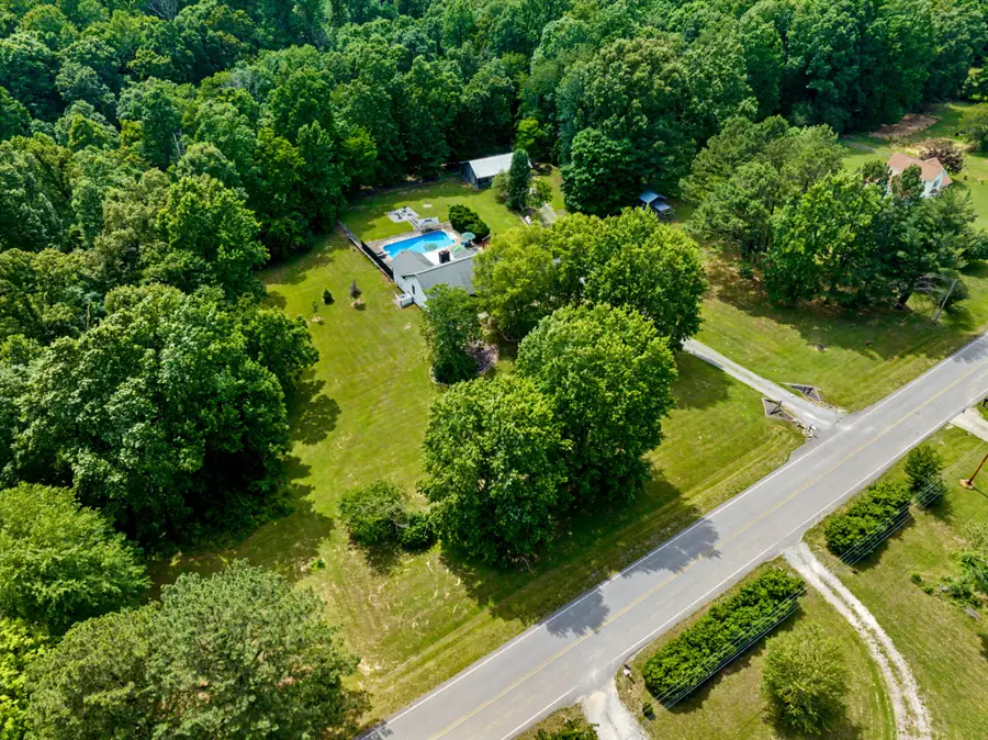 2552 Farms Cir, Woodlawn, TN 37191 - #2