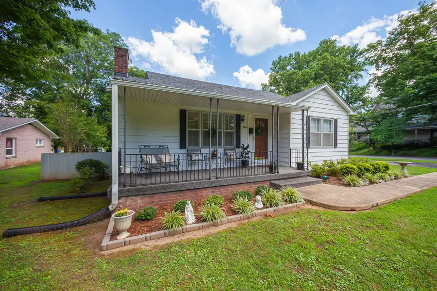 1026 S College St, Trenton, TN 38382 - #2