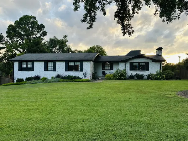 2460 Fairbrook Dr, Nashville, TN 37214