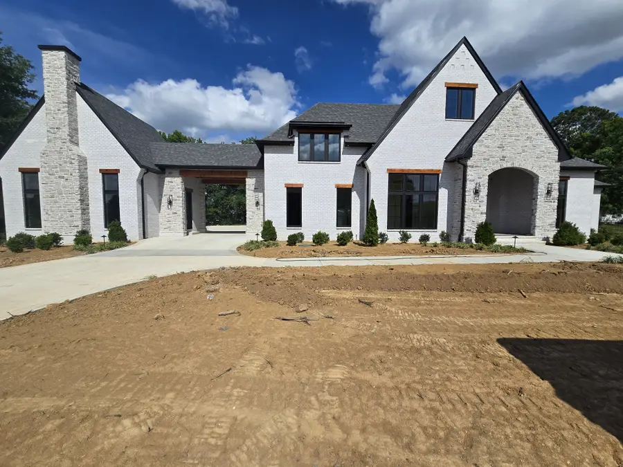 101 Danford Dr, Clarksville, TN 37043 - #2