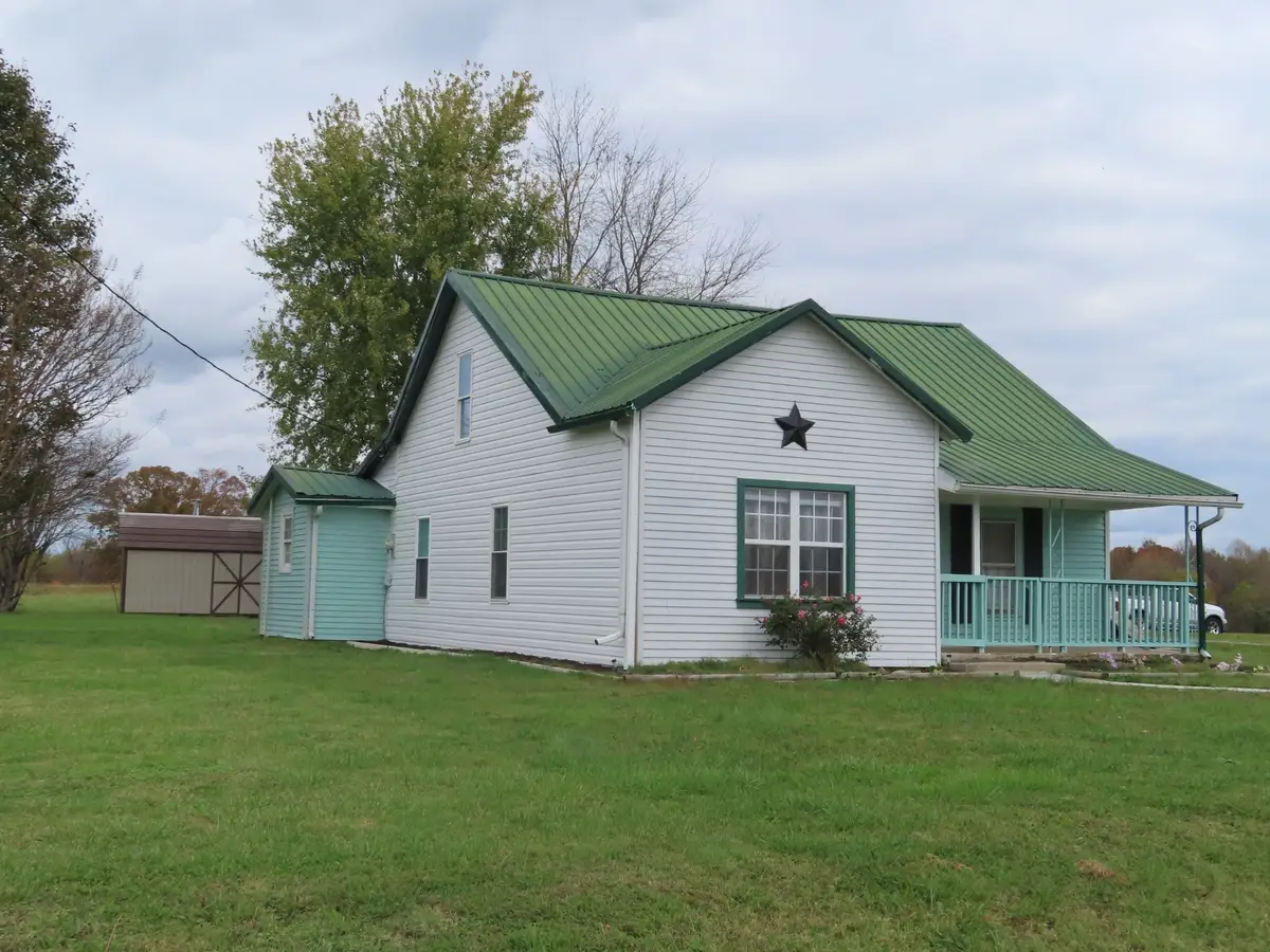 1263 Union Camp Rd, Lafayette, TN 37083 - #1