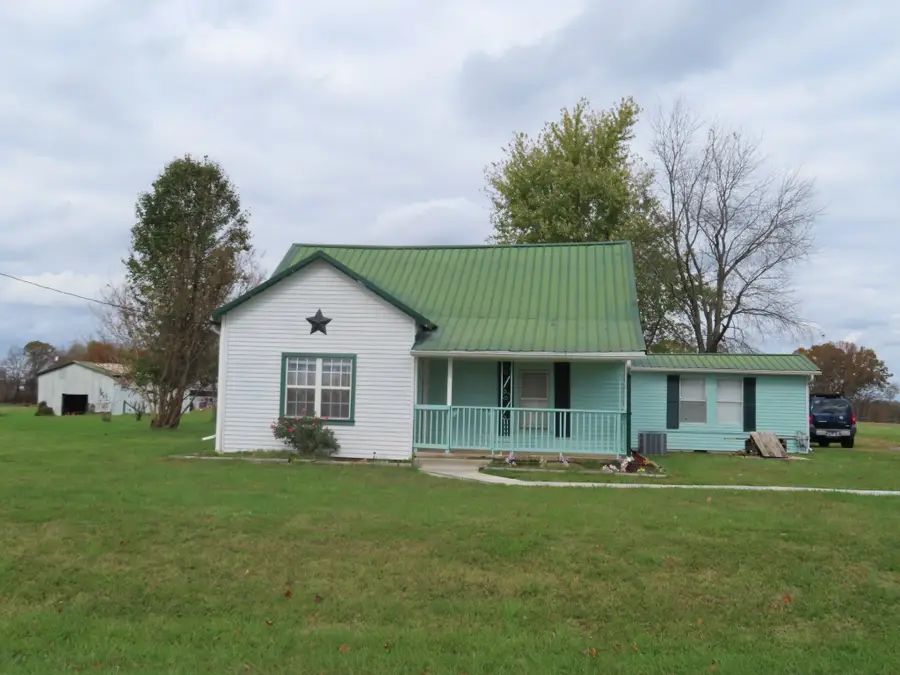 1263 Union Camp Rd, Lafayette, TN 37083 - #2