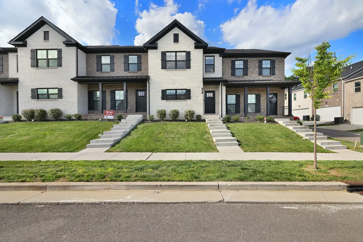 302 Lynwood Station Blvd, Mount Juliet, TN 37122 - #1
