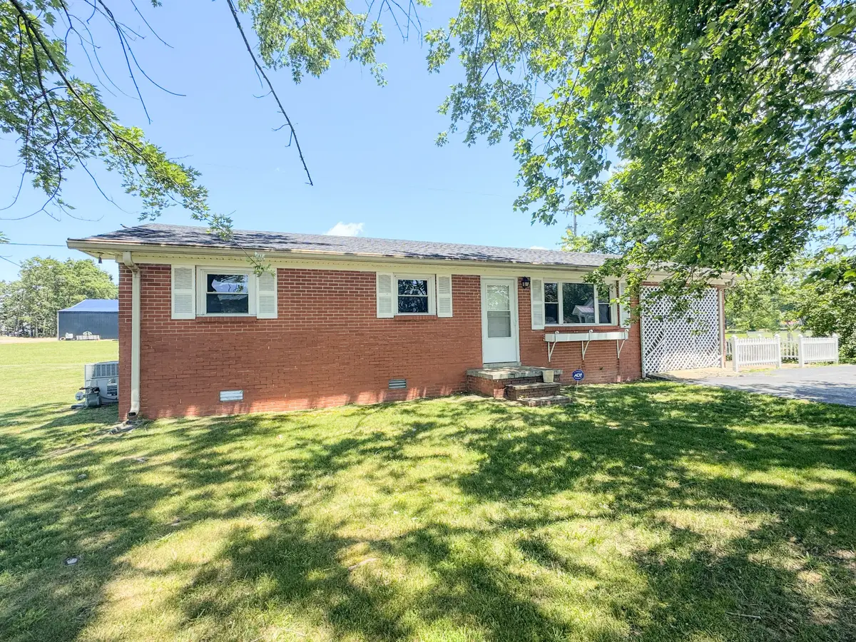 1204 Meadowlark Cir, Lafayette, TN 37083 - #1