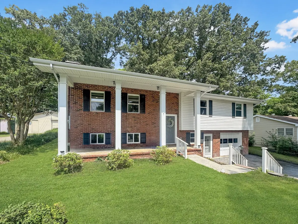 1025 S Seminole Drive, Chattanooga, TN 37412 - #1