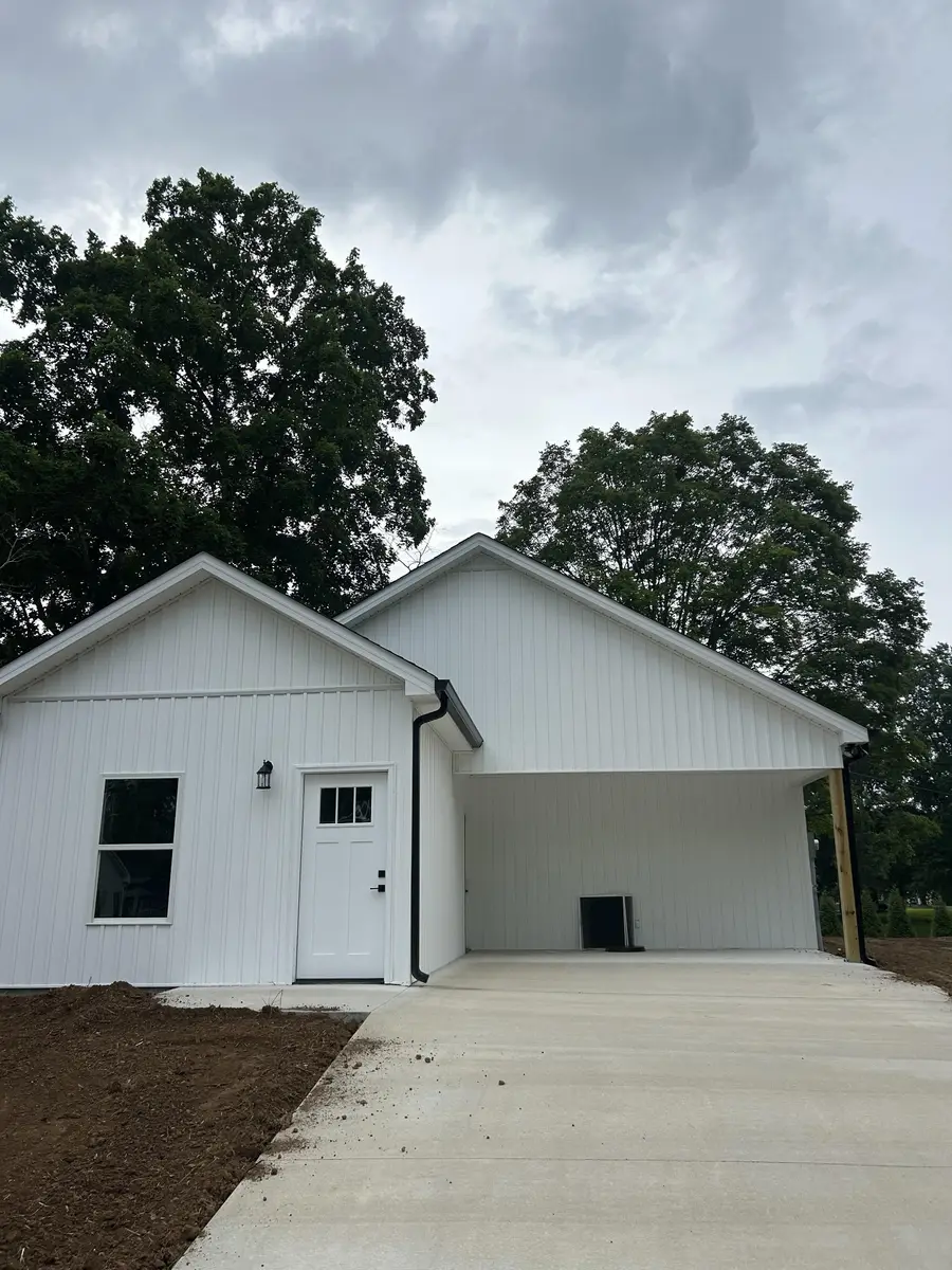 318 1st Ave, Lawrenceburg, TN 38464 - #2