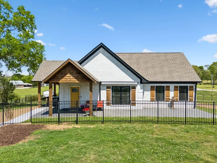 2104 Williamsport Pike, Columbia, TN 38401 - #2