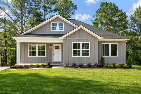 108 Phillips Rd, Charlotte, TN 37036