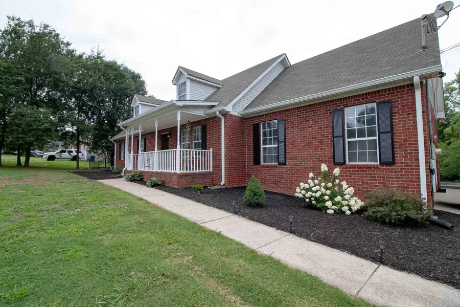 114 Lake Forest Dr, La Vergne, TN 37086 - #2