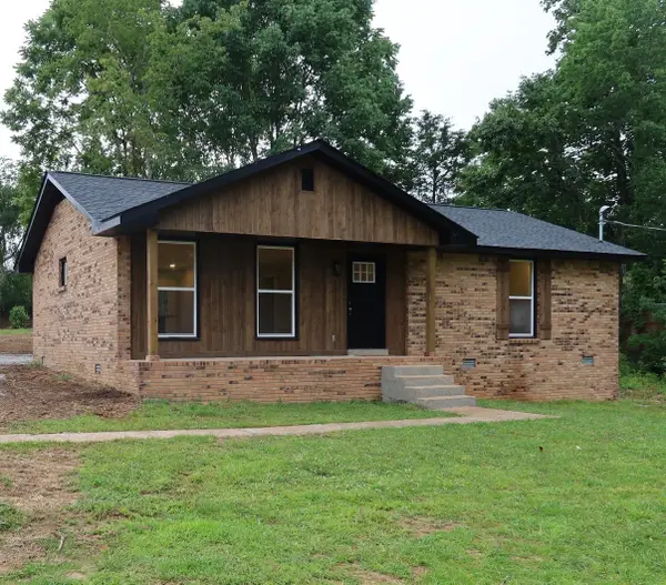 7110 Robinson Dr, Fairview, TN 37062