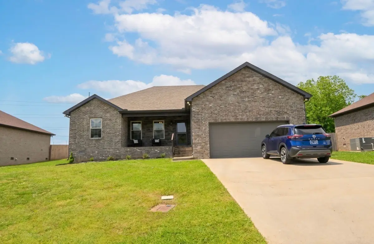 108 Smithfield Dr, Shelbyville, TN 37160 - #1