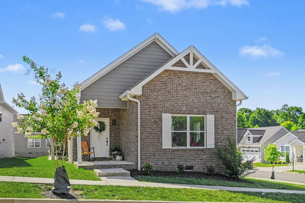 261 Franklin St, Pleasant View, TN 37146 - #1