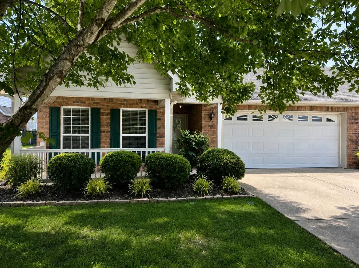 1302 Crofton Park Ct, Columbia, TN 38401 - #1