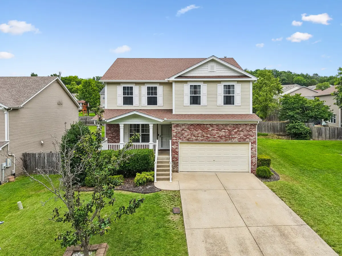 121 Cavalier Dr, Hendersonville, TN 37075 - #1