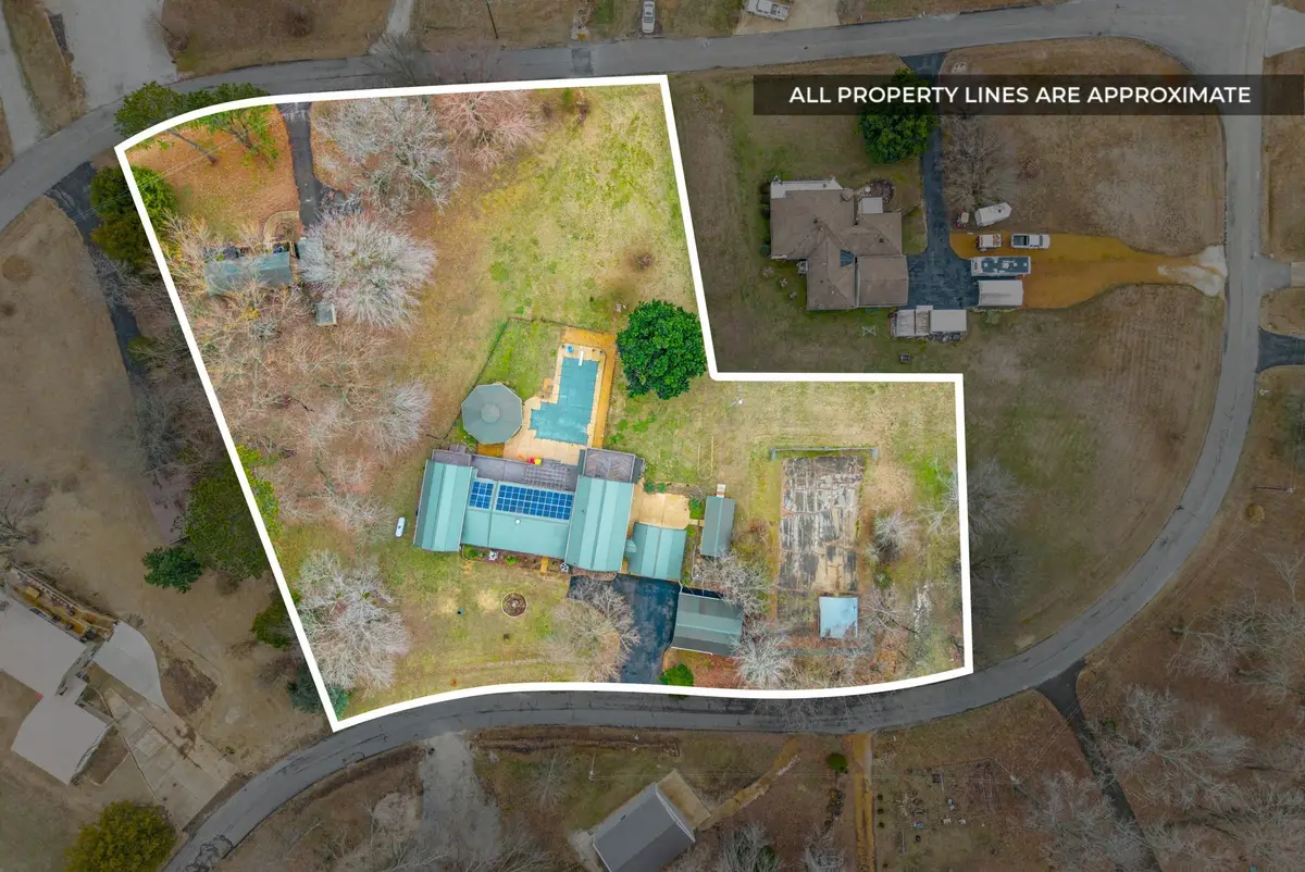 369 Holiday Acres Dr, Springville, TN 38256 - #1