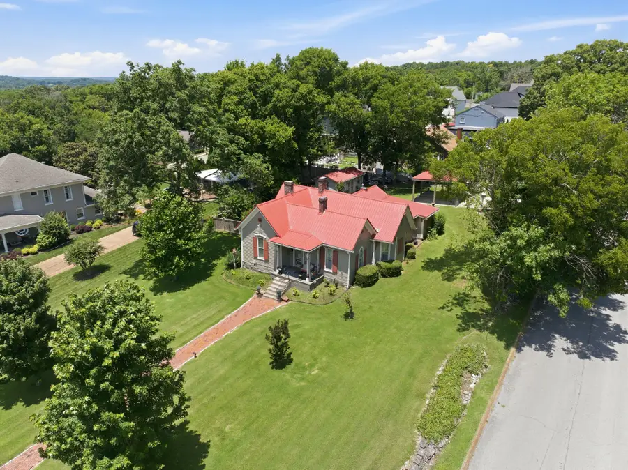 800 W 7th St, Columbia, TN 38401 - #2