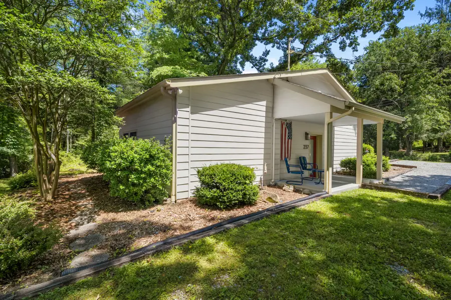 237 Lake Odonnell Rd, Sewanee, TN 37375 - #2