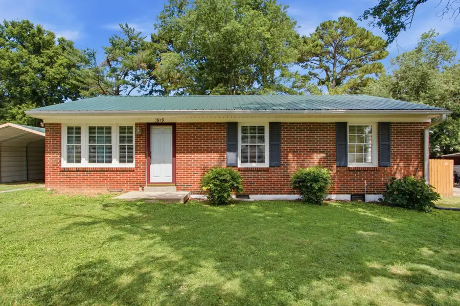 1919 Lynnwood Dr, Columbia, TN 38401 - #2