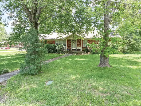 212 Bragg Cir, Tullahoma, TN 37388
