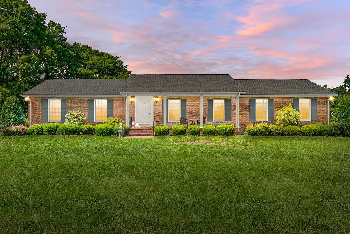 699 Foston Chapel Rd, Hopkinsville, KY 42240 - #1