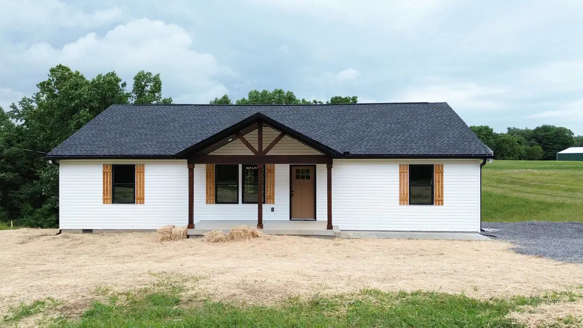 7208 Carthage Rd, Pleasant Shade, TN 37145 - #1
