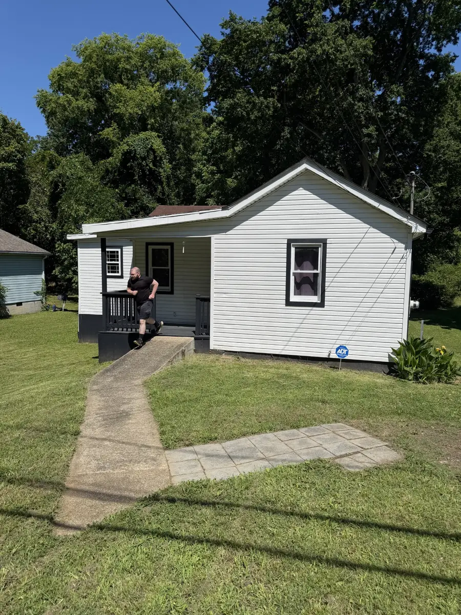 124 Edmondson Ferry Rd, Clarksville, TN 37040 - #2