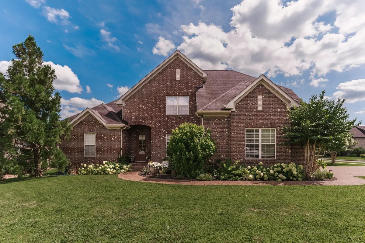 1055 Sierra Gorda Dr, Gallatin, TN 37066 - #1