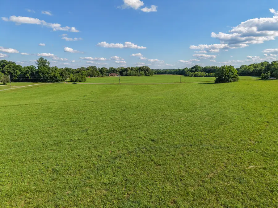 4 Poplar Ridge Rd, Chapmansboro, TN 37035 - #2