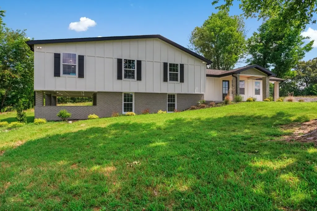 1877 Airport Lake Rd, McMinnville, TN 37110 - #1