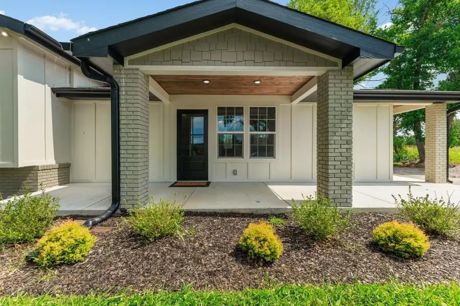 1877 Airport Lake Rd, McMinnville, TN 37110 - #2
